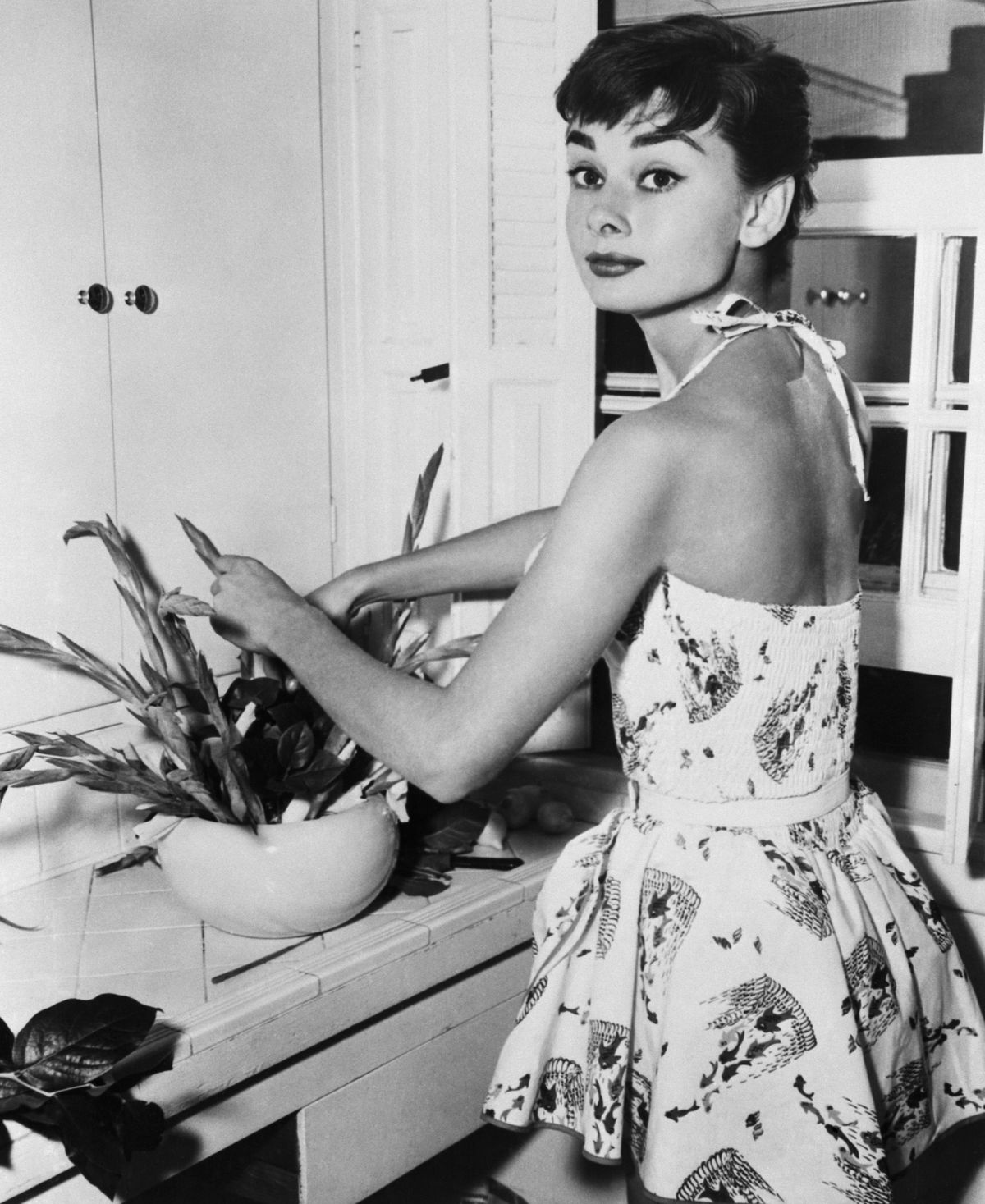 Audrey Hepburn egy fekete fehér képen