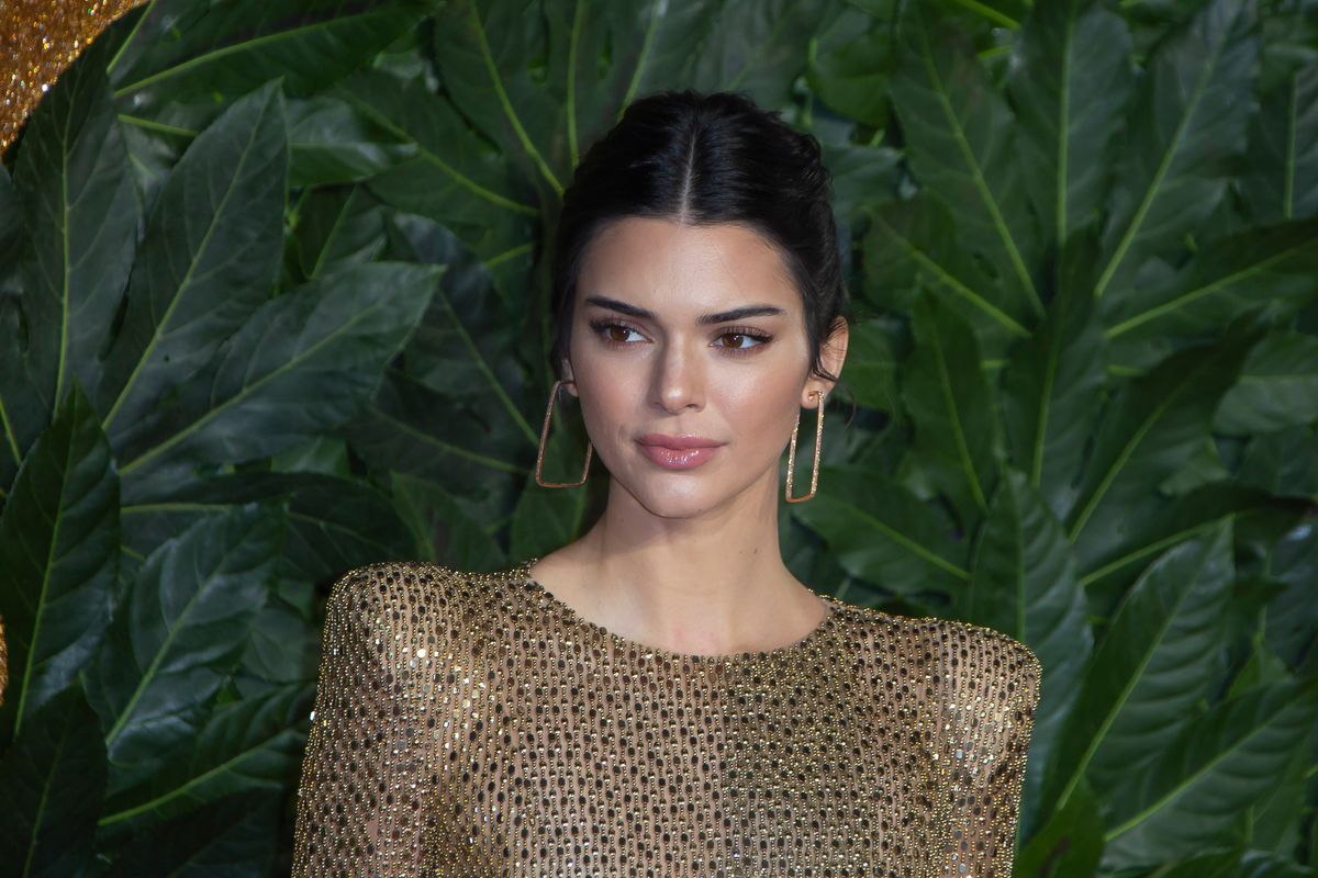 Kendall Jenner száját sokan irigylik, és szerencsére tű nélkül is elérhető. 