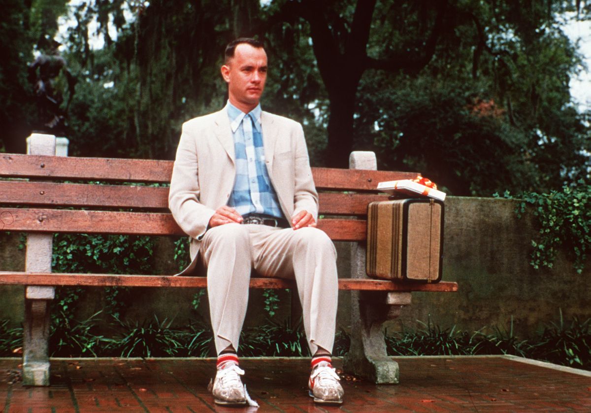 In der Kindheit gehbehindert, ein ÔIQÕ von nur 75 - denkbar schlechte Vorzeichen fr eine gro§e Karriere. Doch Forrest Gump(TOM HANKS) hat die Beharrlichkeit seiner liebevollen Mutter geerbt. Und so boxt er sich unauf-haltsam durch, wird zu einem berhmten Mann. Dabei wnscht er sich nur eines: ein Leben an der Seite seiner Jugendfreundin Jenny...
38140
, 30KPAPROFOR1
