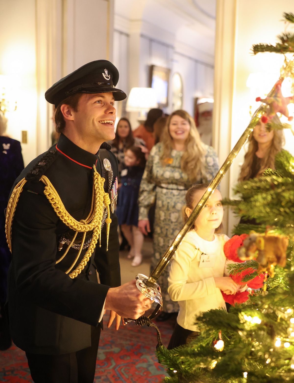 Kamilla királyné lovászfiúja: Ollie Plunket.