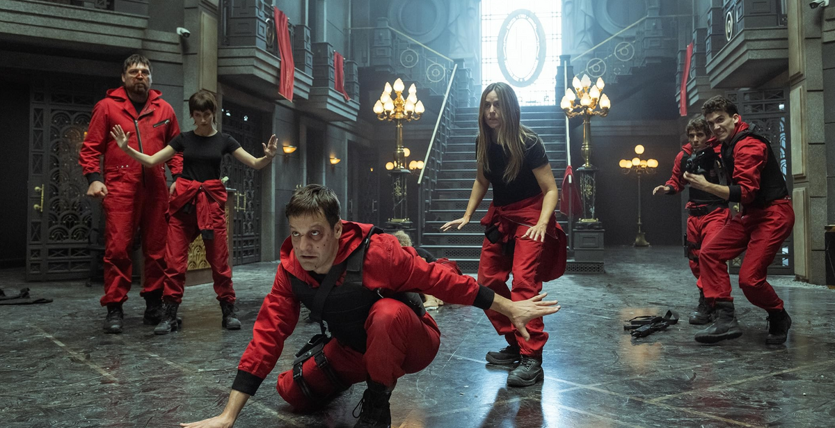 A Louvre kirablását sokan a Nagy pénzrablás sorozathoz hasonlítják.