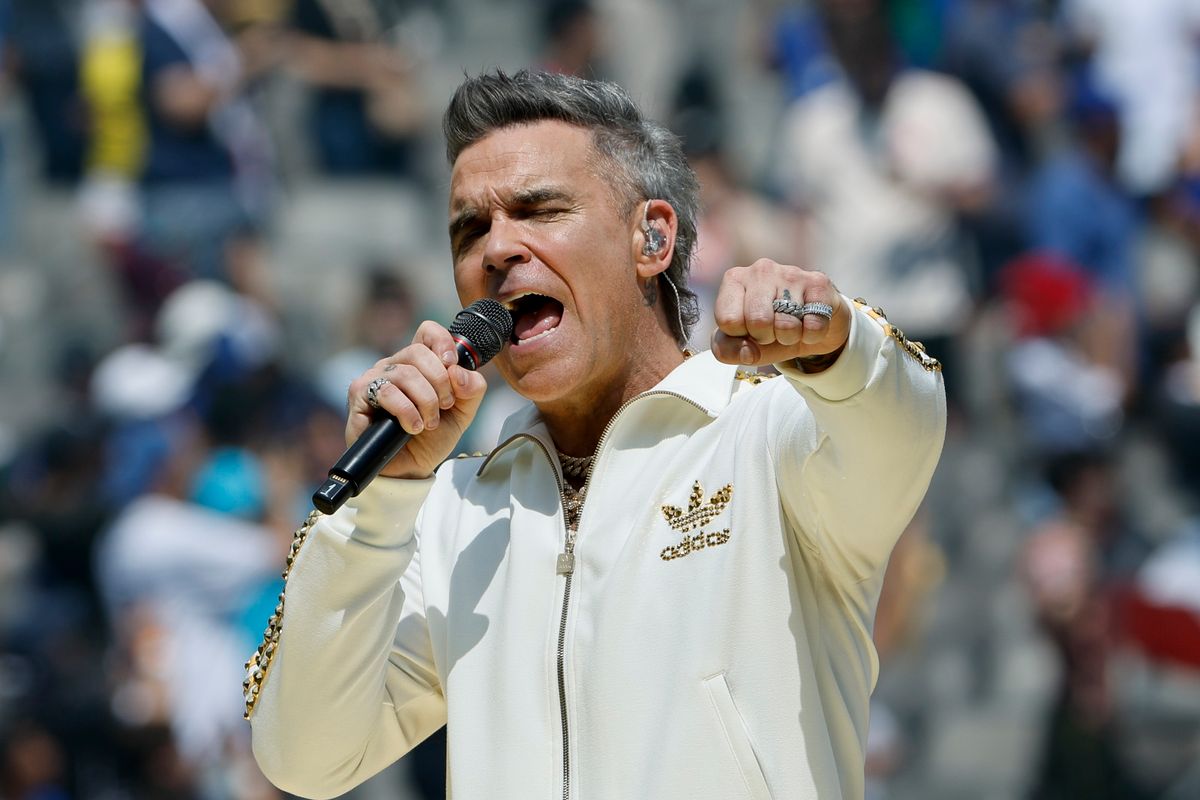 Robbie Williams egy személyes posztot osztott meg Liam halálhíre után.