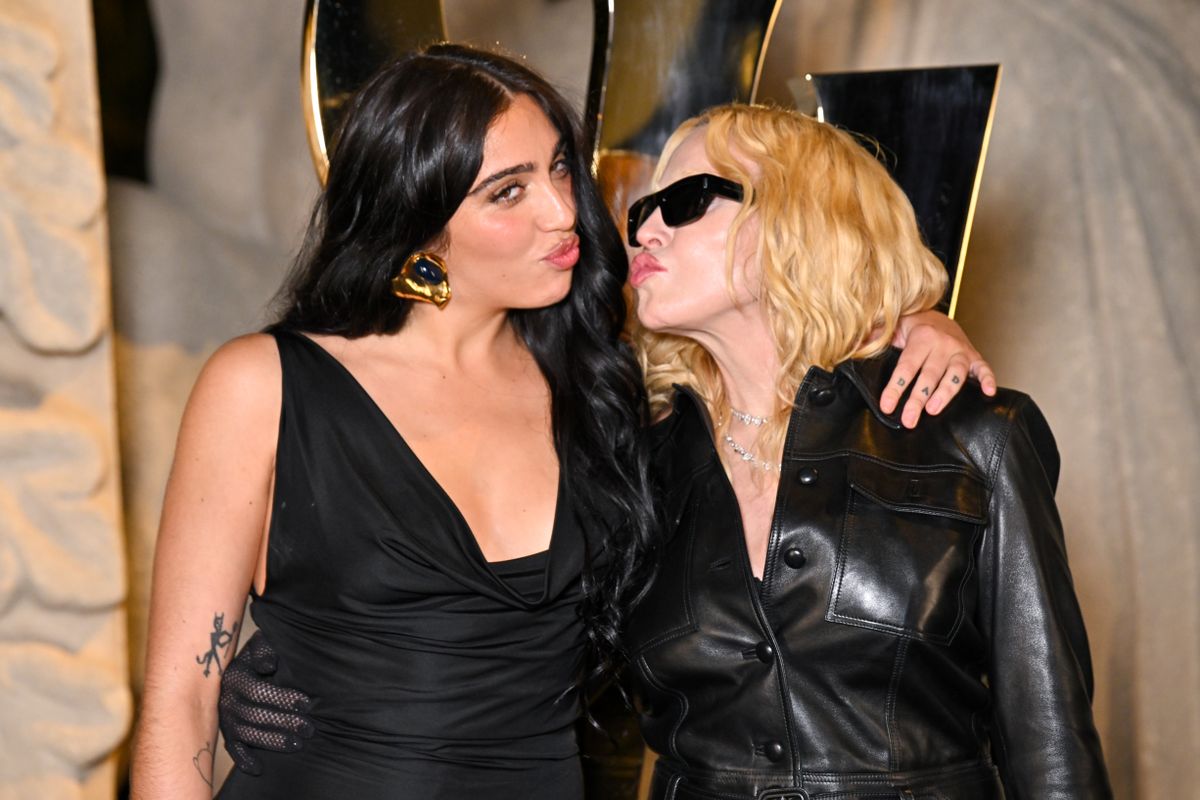Madonna nyilvánosan csókolta szájon a lányát