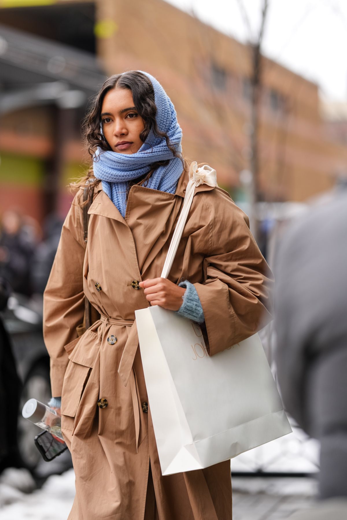 sál viselete a fejen