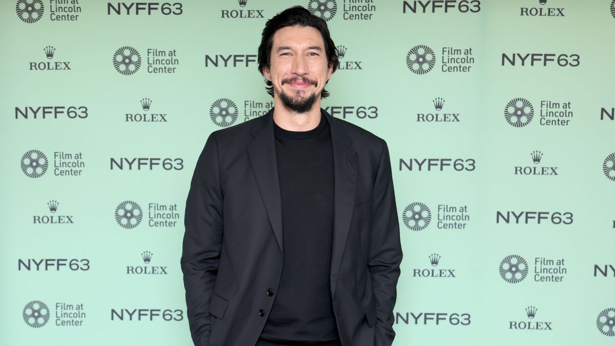 Adam Driver Budapesten, a Flippermúzeumban tűnt fel