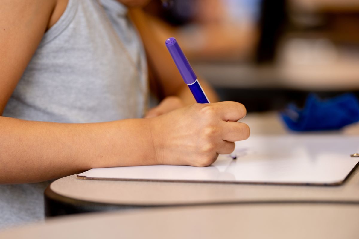 egy helyesíráskvíz kitöltése