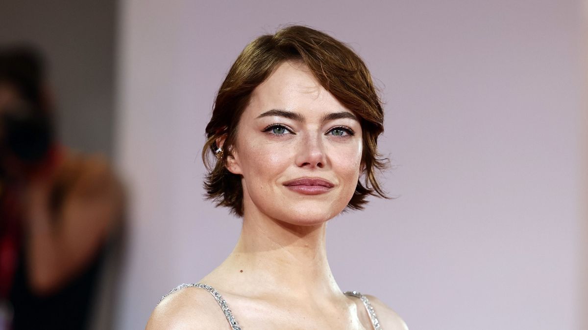 Emma Stone a Bugonia című film miatt borotválta kopaszra a fejét.