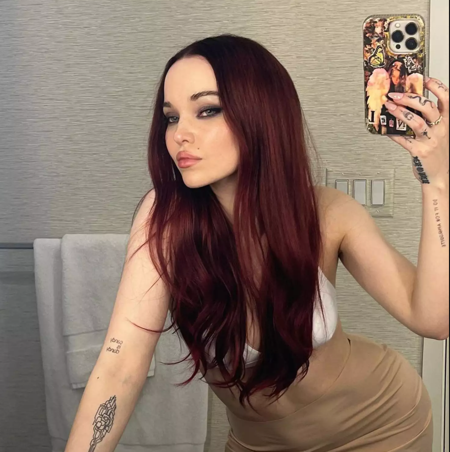 mély burgundi hajszín