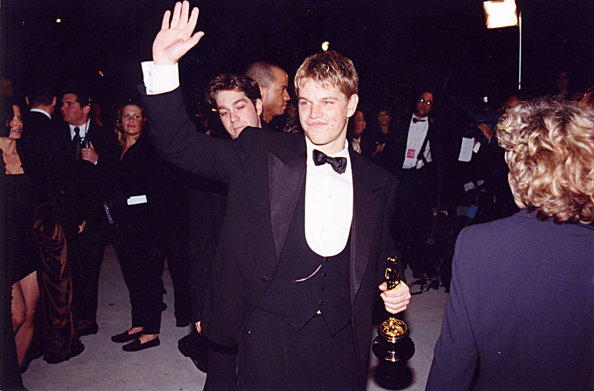 Matt Damon az Oscar-díjával a kezében 