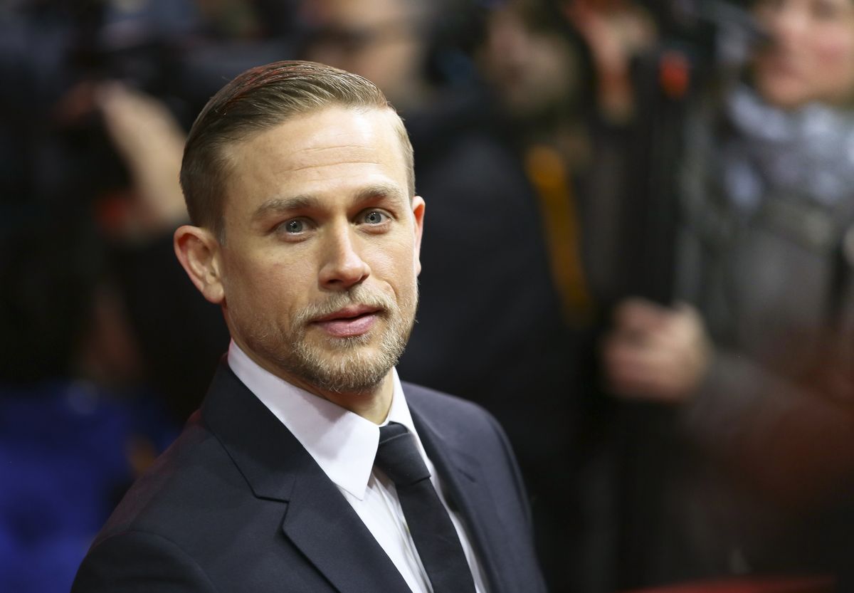 Charlie Hunnam az Szörnyeteg: Az Ed Gein-sztori főőszerepében