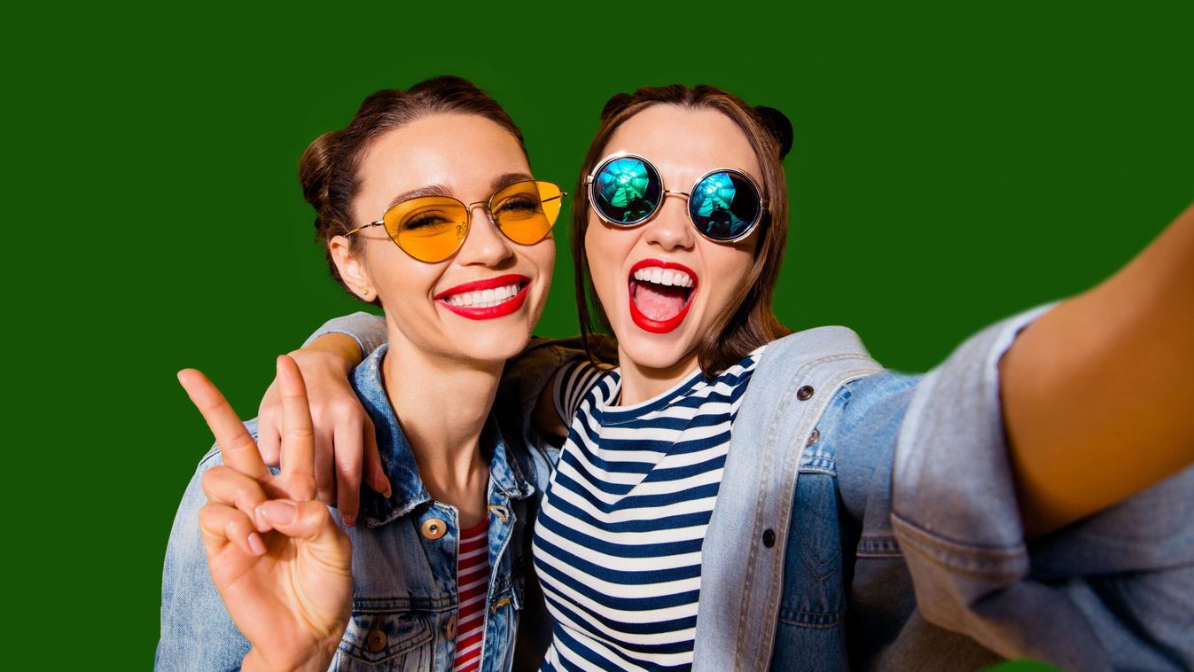 Lőj egy képet és kitaláljuk, melyik generációba tartozol.