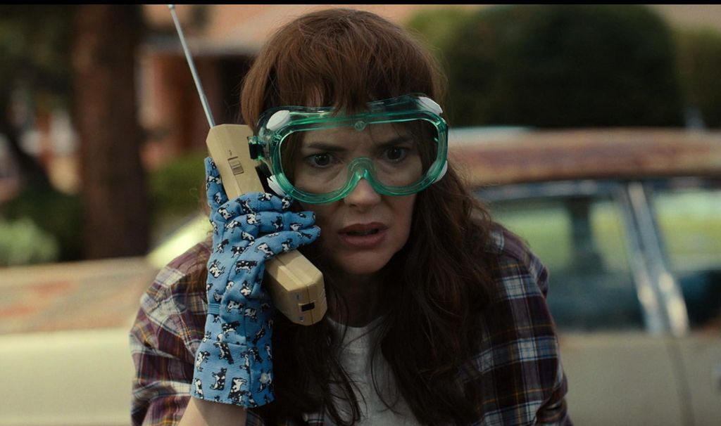 A születésnapos Winona Ryder a leghíresebb szerepében, Joyce Byersként a Stranger Things című sorozatban. 