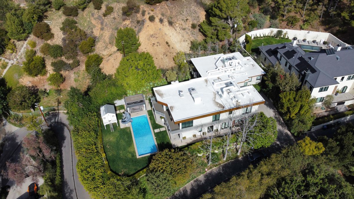 02/19/2025 GENERAL VIEW: Nicole Kidman and Keith Urban's Beverly Hills mansion has reportedly been burglarized. The 5 bed, 4.25 bath, 3,977 sq ft home was purchased by the A-list couple in 2008 for $4,795,000. 

sales@theimagedirect.com Please byline:TheImageDirect.com

*EXCLUSIVE PLEASE EMAIL sales@theimagedirect.com FOR FEES BEFORE USE