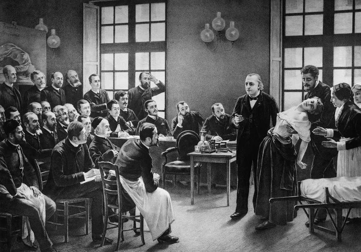 Orvosok vizsgálják a nőt, akit hisztéria gyötör 1887-ben. 