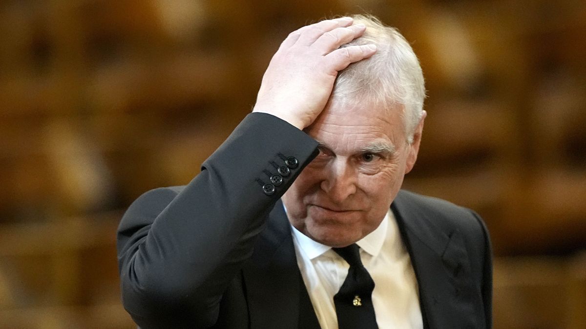 András herceg nem herceg többé, elvesztette minden rangját