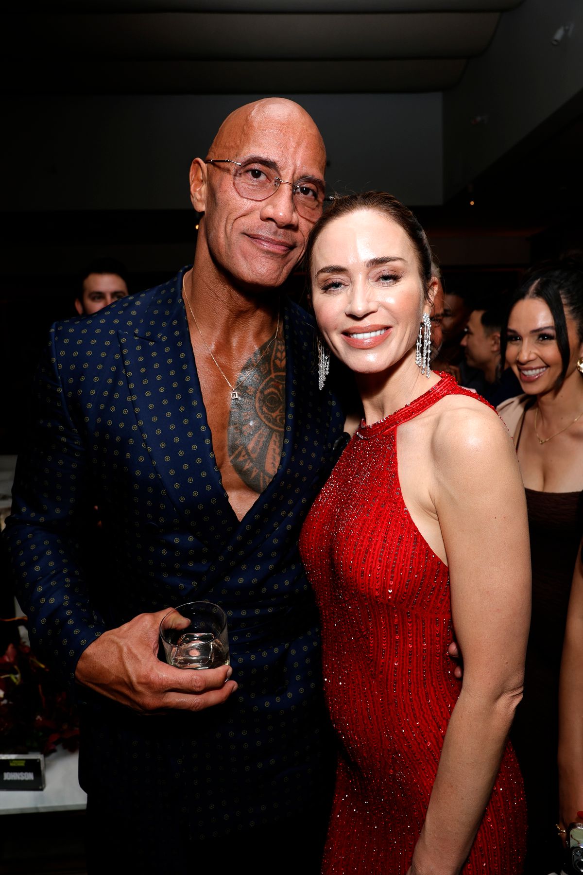 Dwayne Johnson és Emily Blunt a Zúzógép Los Angeles-i premierjén 2025. szeptember 29-én