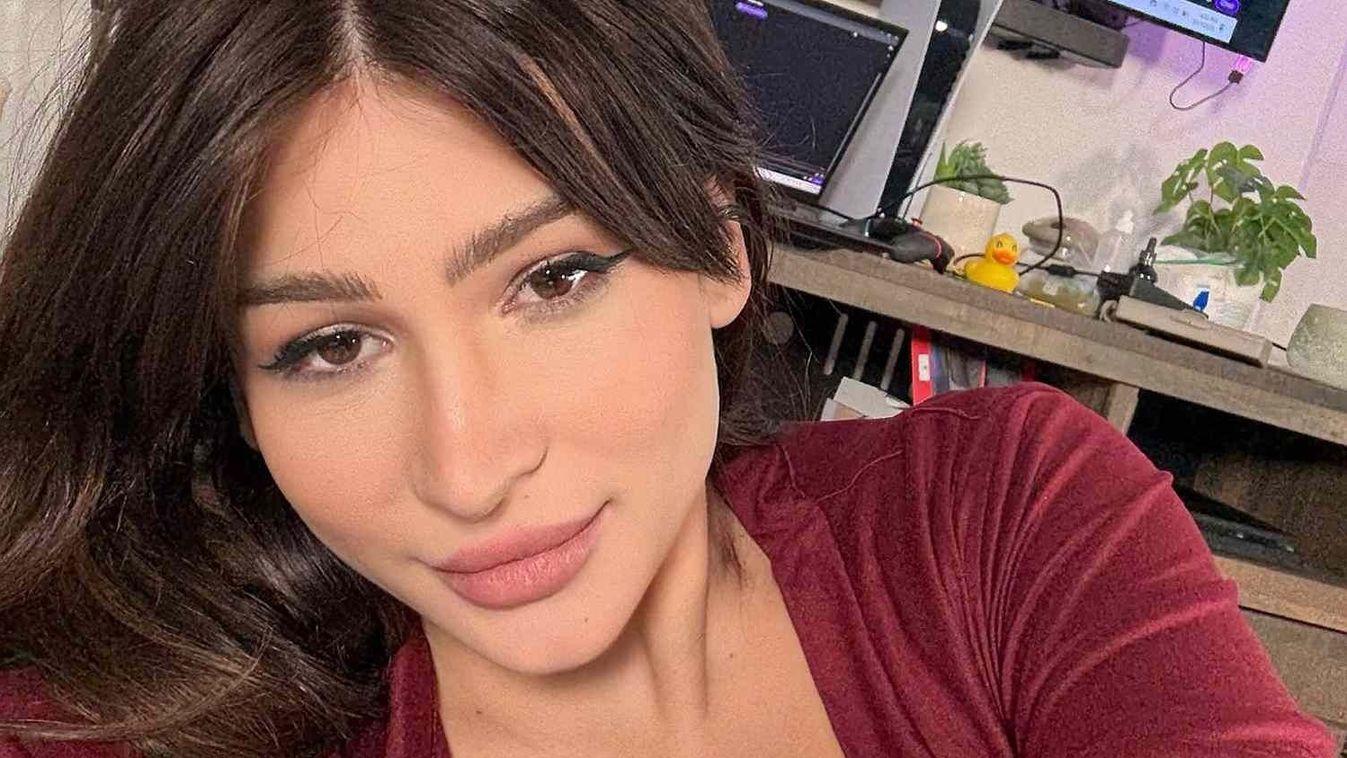 Egy streamer a Twitch-en közvetítette vajúdását és ottohnszülését.