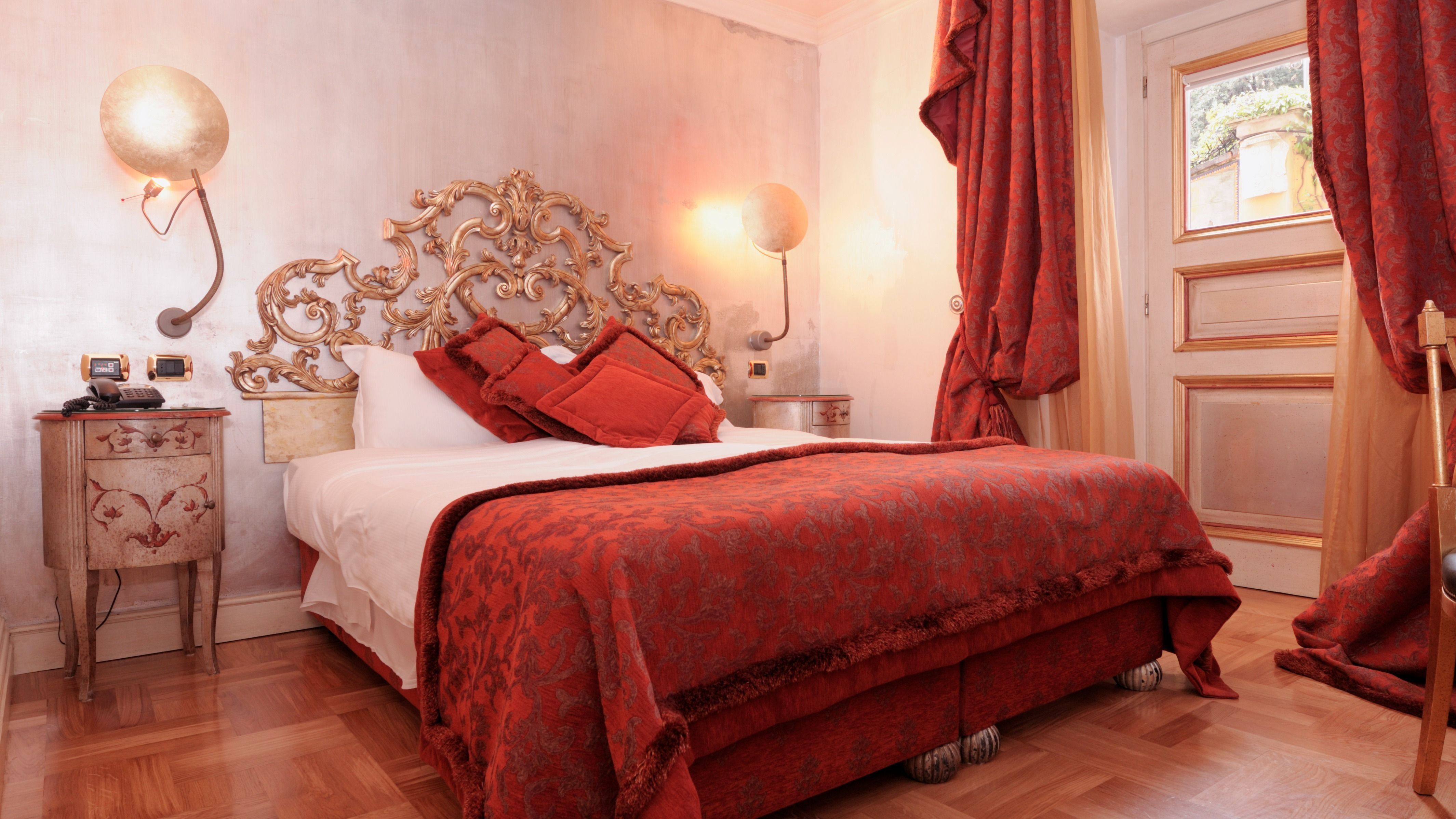 Hálószoba, piros hálószoba