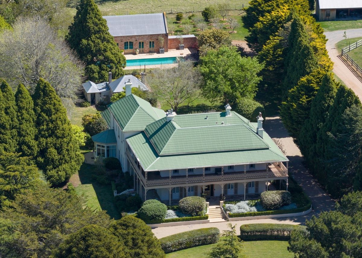 *EXCLUSIVE* los angeles, CA   Inside Nicole Kidman’s $multi-million Australian heritage ranch as shock split with Keith Urban rocks Hollywood”

Nicole Kidman’s sprawling 8 bedroom 1878 Georgian estate “Bunya Hill” in Sutton Forest , Australia has been the couple’s country escape for years — but now, with news of her separation from country star Keith Urban, all eyes are on the glamorous property.

Bought in 2008 for $6.5 million, the 45-hectare farm features a tennis court , swimming pool , dams , rolling paddocks, heritage verandahs, marble fireplaces,  its own chapel and all the charm of a bygone era. Once their love nest, the heritage homestead could soon become the most talked-about divorce asset in the Southern Highlands.

From Hollywood to the Highlands — this isn’t just a breakup, it’s a blockbuster real estate story.

BACKGRID USA 1 OCTOBER 2025,Image: 1042371694, License: Rights-managed, Restrictions: , Model Release: no, Pictured: General View
