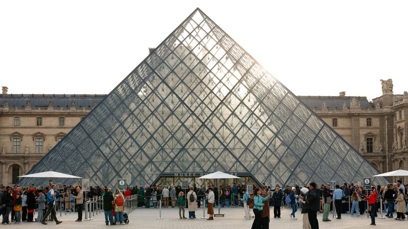 A Louvre biztonsági őrei megint megbuktak a vizsgán.