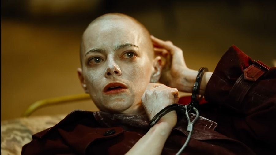 Emma Stone a Bugonia c. filmben