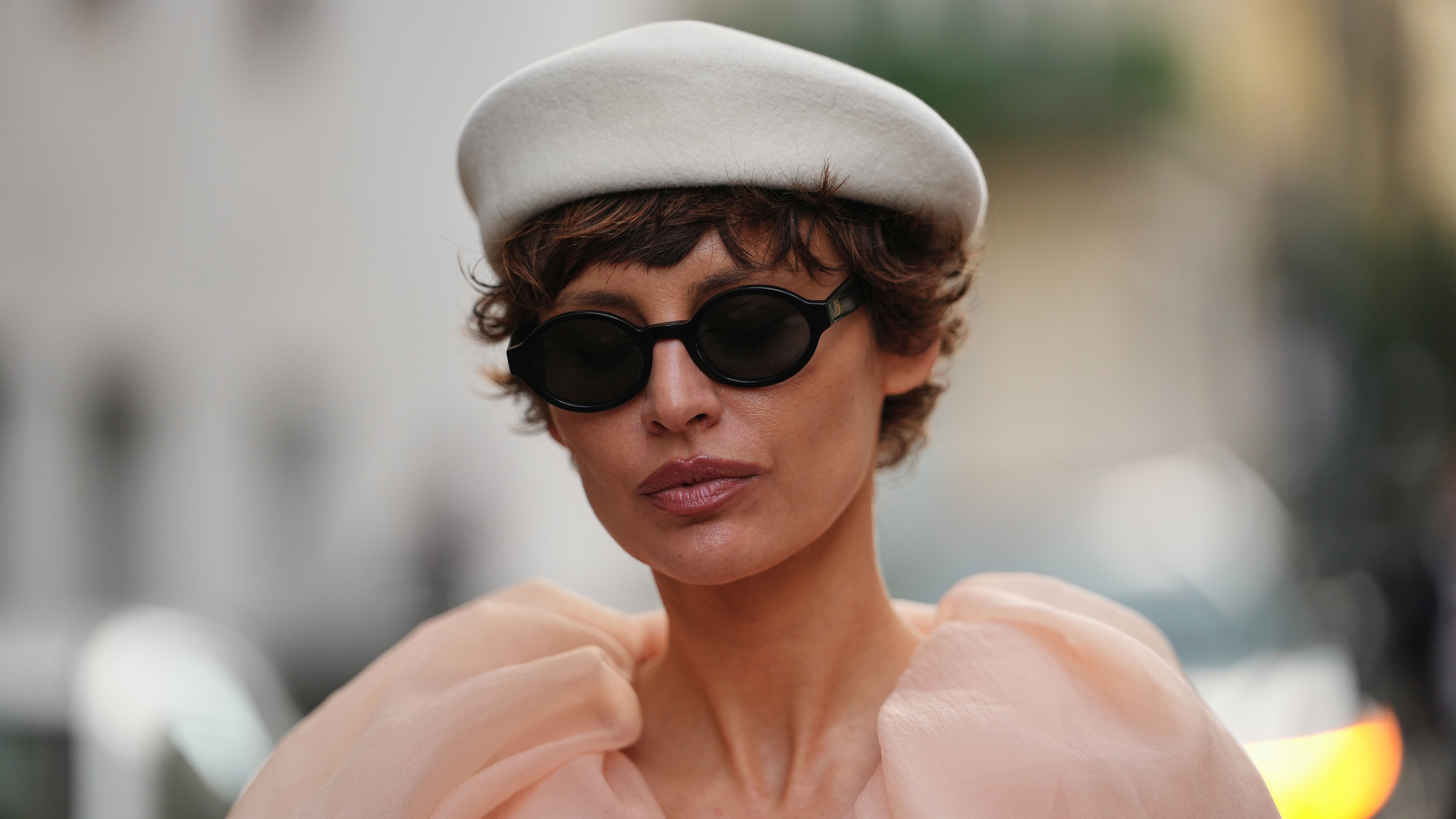 svájcisapka – hogyan viseld trendin