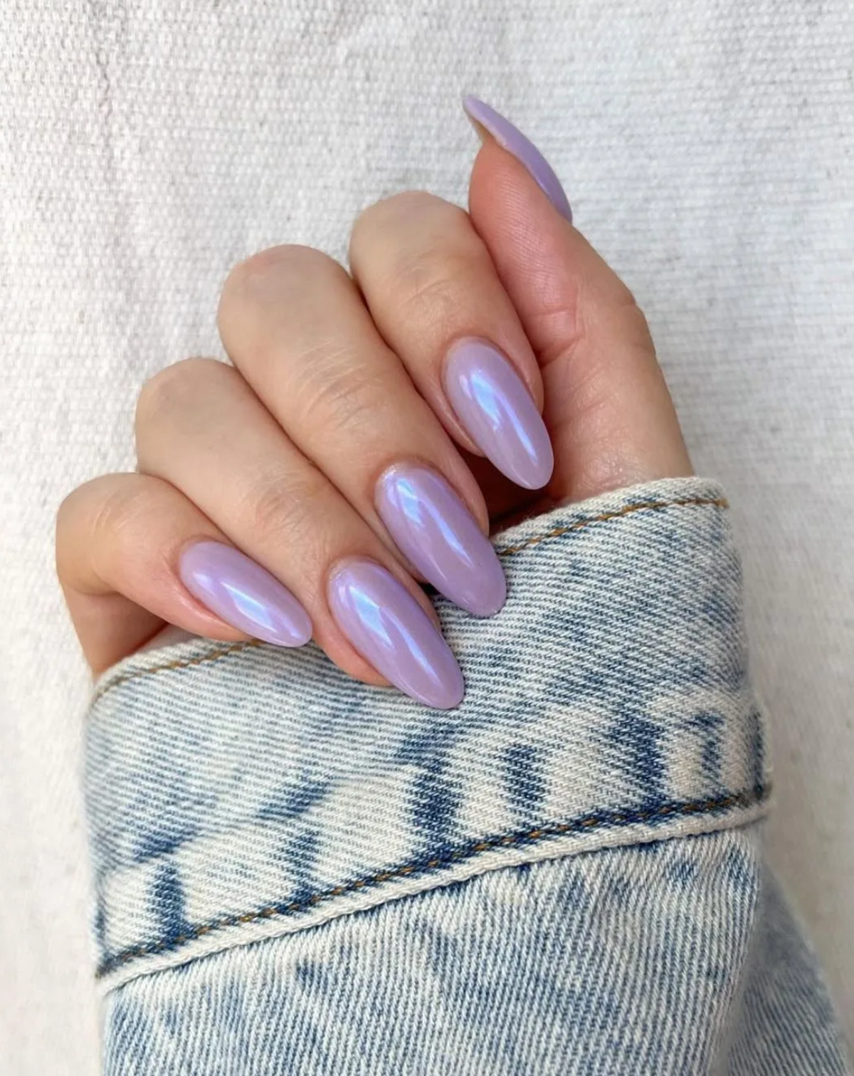 Levendula lila körmök, 2025