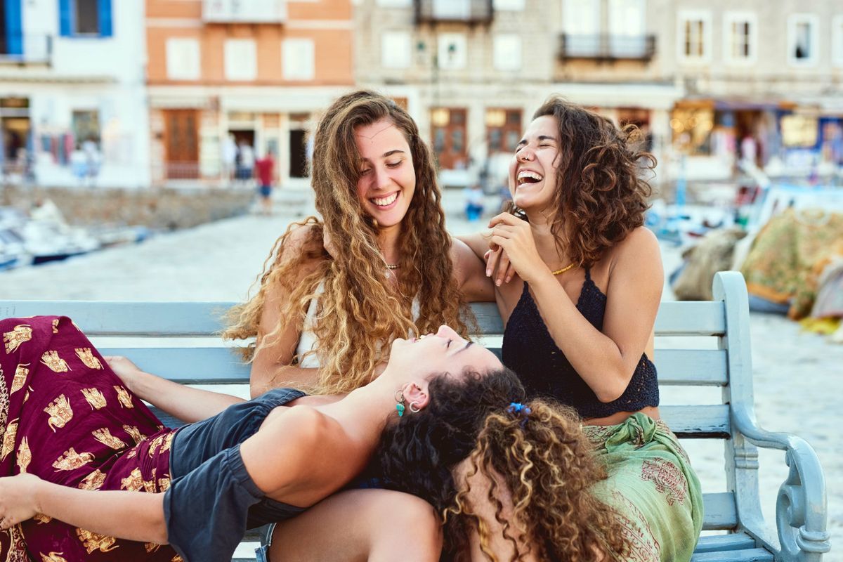 A szarkazmus nem csupán nyelvi játék, hanem agytorna is, a cinizmus pedig a magas IQ jele.