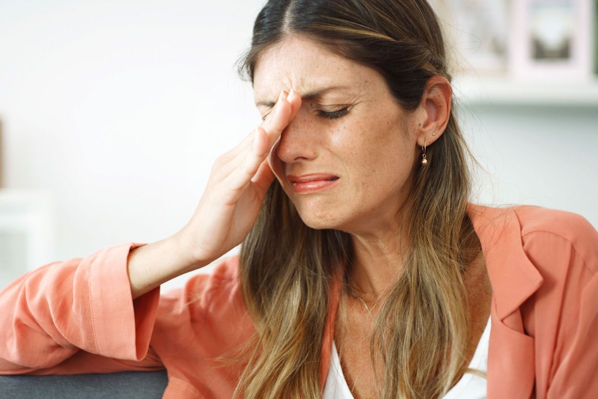 Egy apróságra is sírással ragálsz.