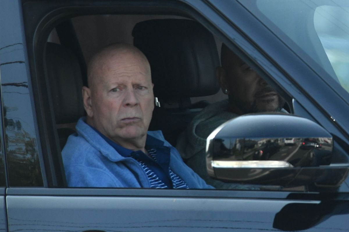 A frontotemporális demenciával élő Bruce Willis lányai gyászolnak