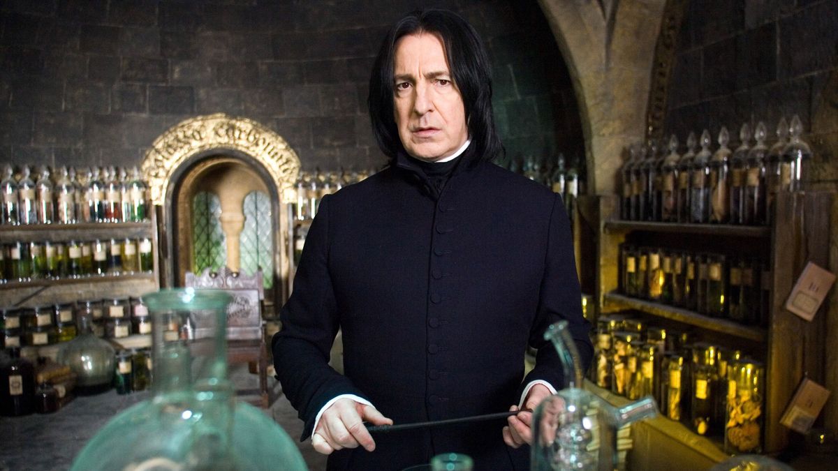 Elárverezik a 2016-ban elhunyt Alan Rickman relikviáit
