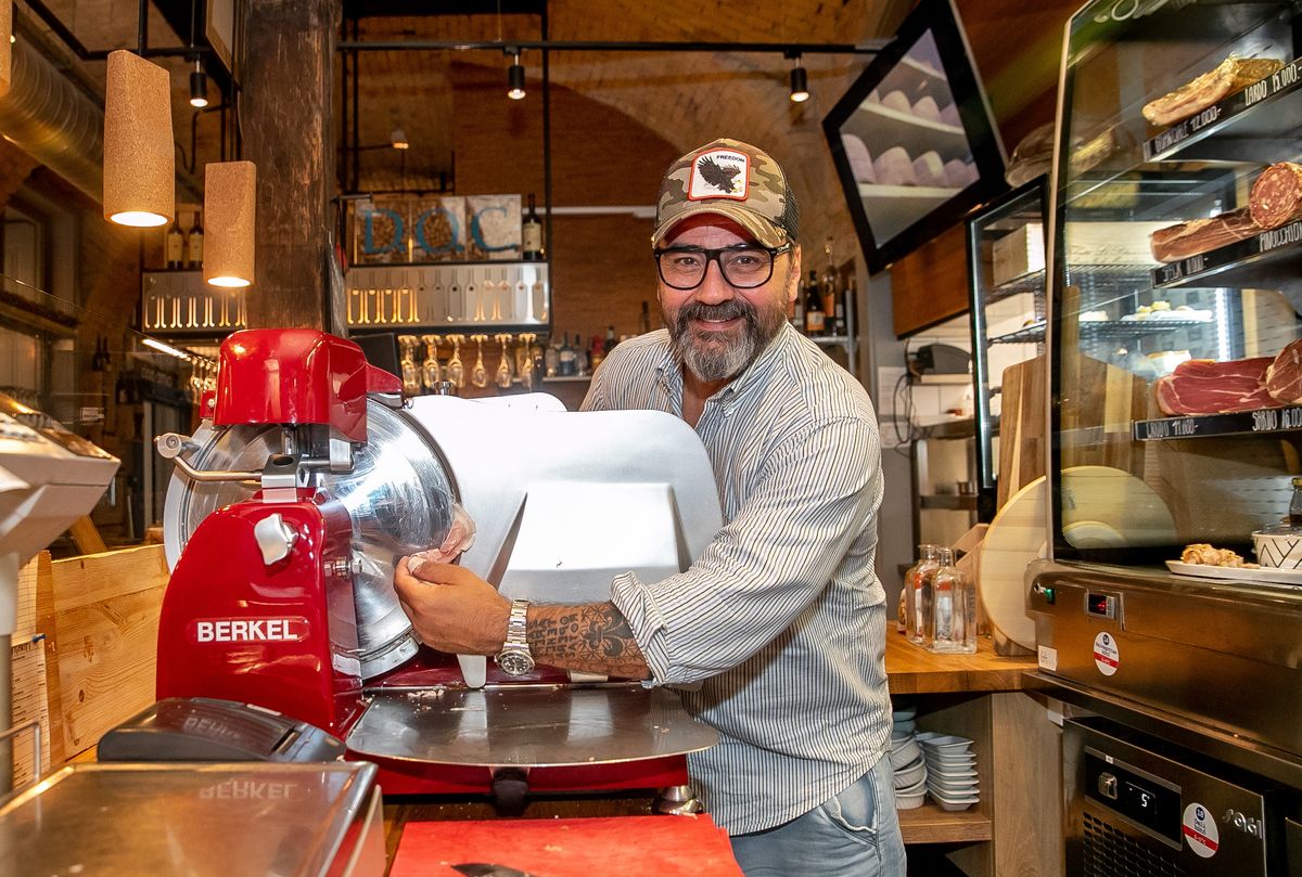 Gianni Annoni kávét főz