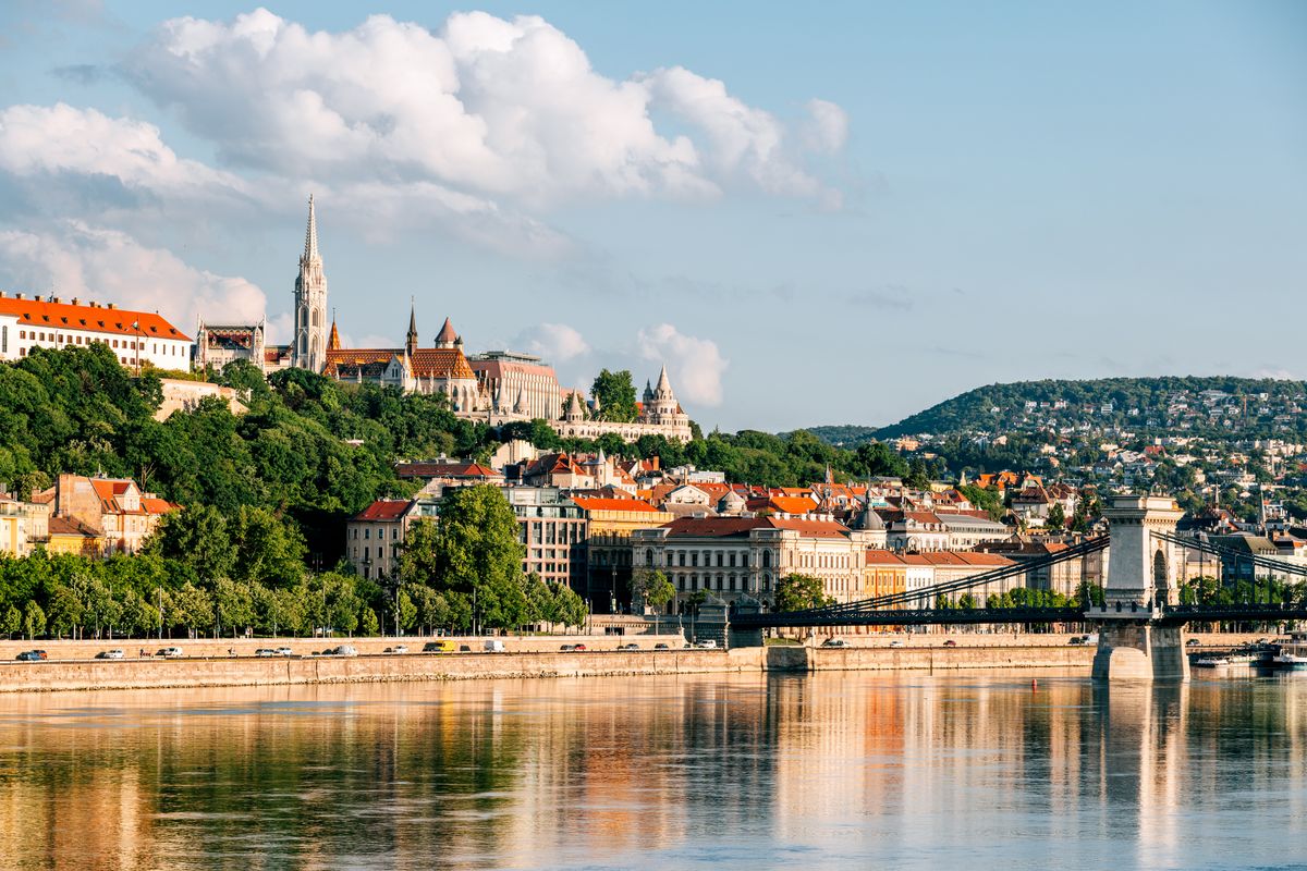 Budapest-kvíz: a Budai-várnegyed és a lánchíd.