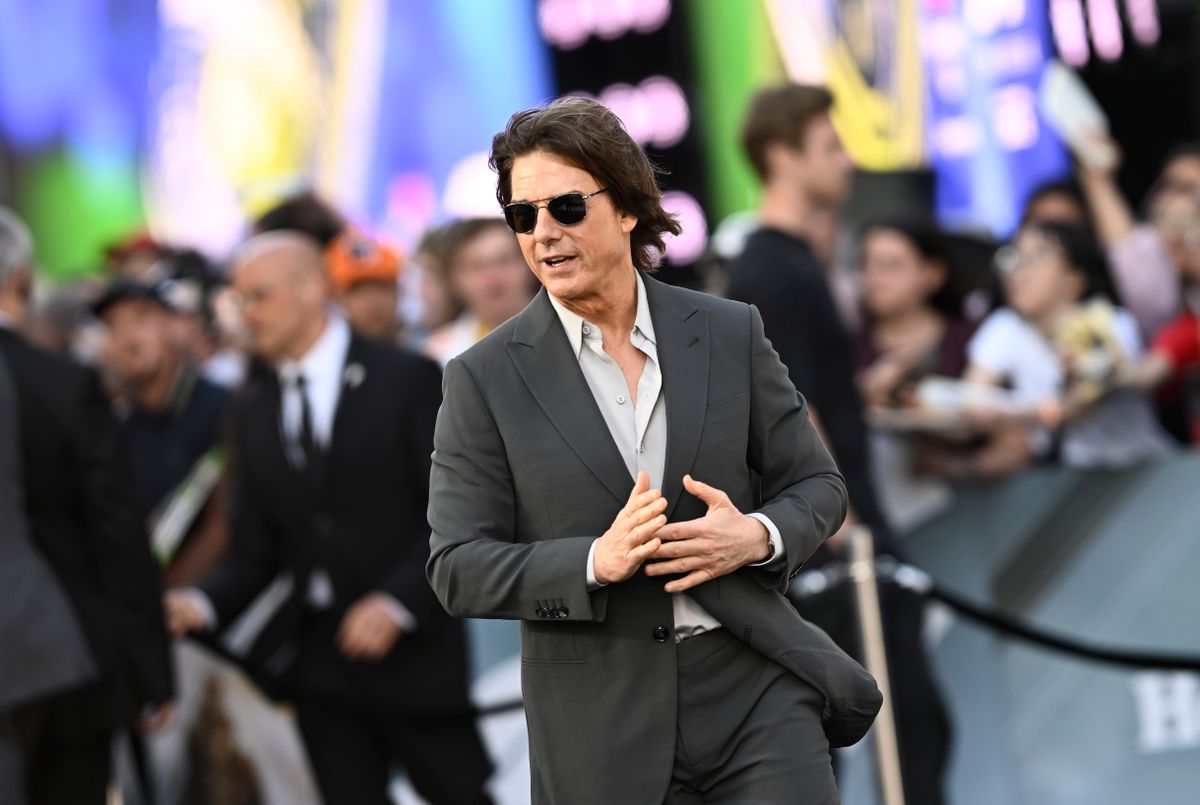 Tom Cruise Emilia Jones brit színésznővel jelent meg egy filmpremieren.