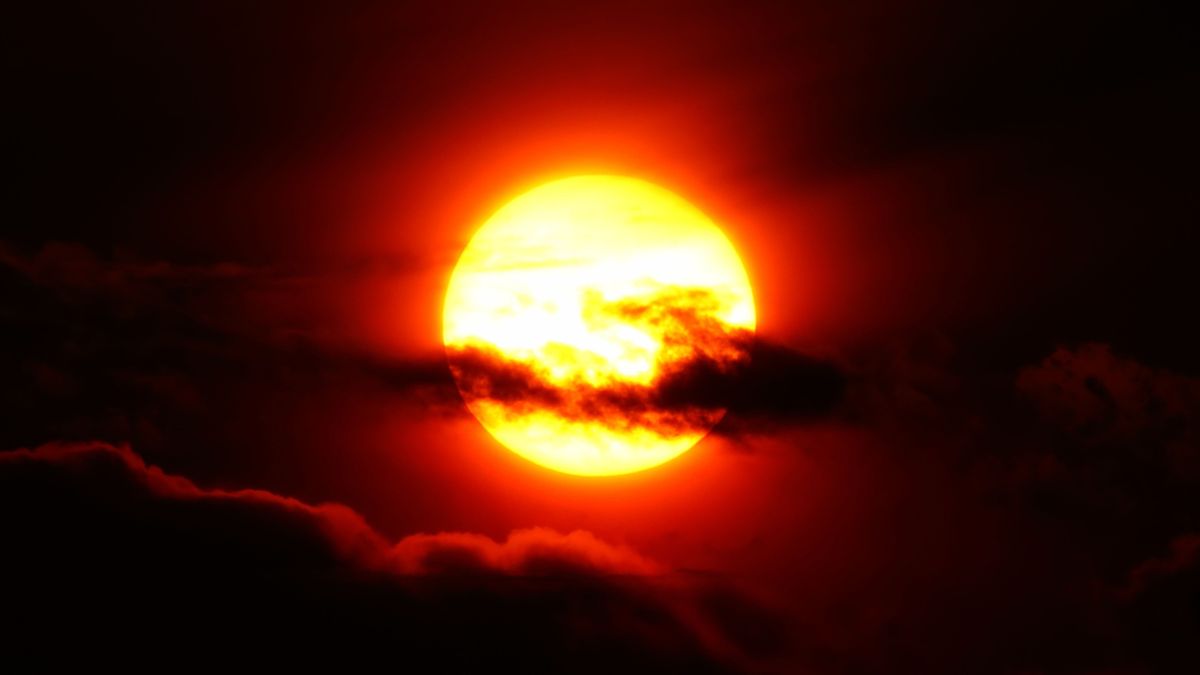 A napkitörés fejfájást és hányingert okozhat.