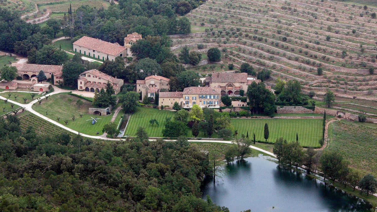 Brad Pitt nem tudja elengedni a Château Miravalt