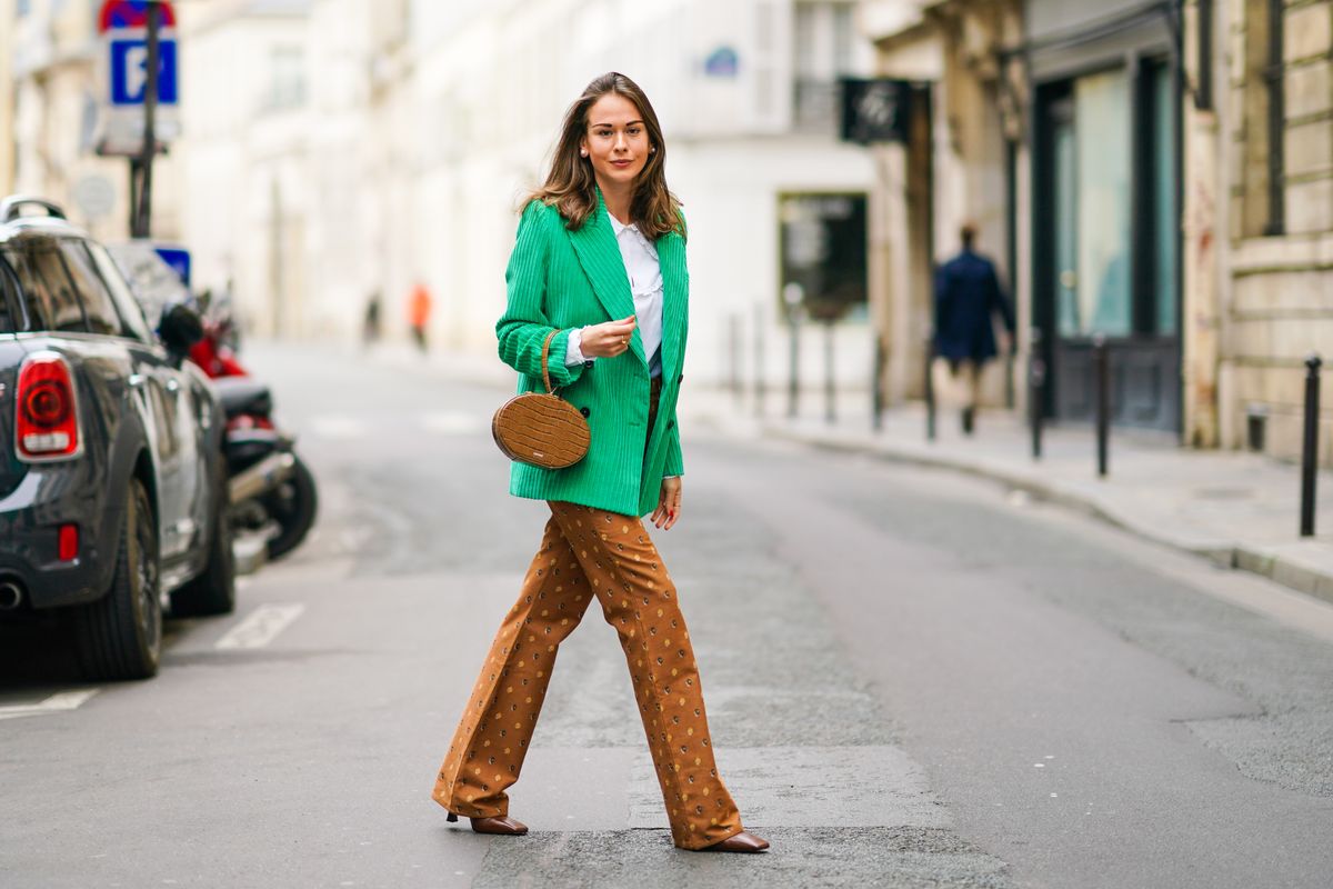 a női nadrágviselés ma már teljesen elfogadott