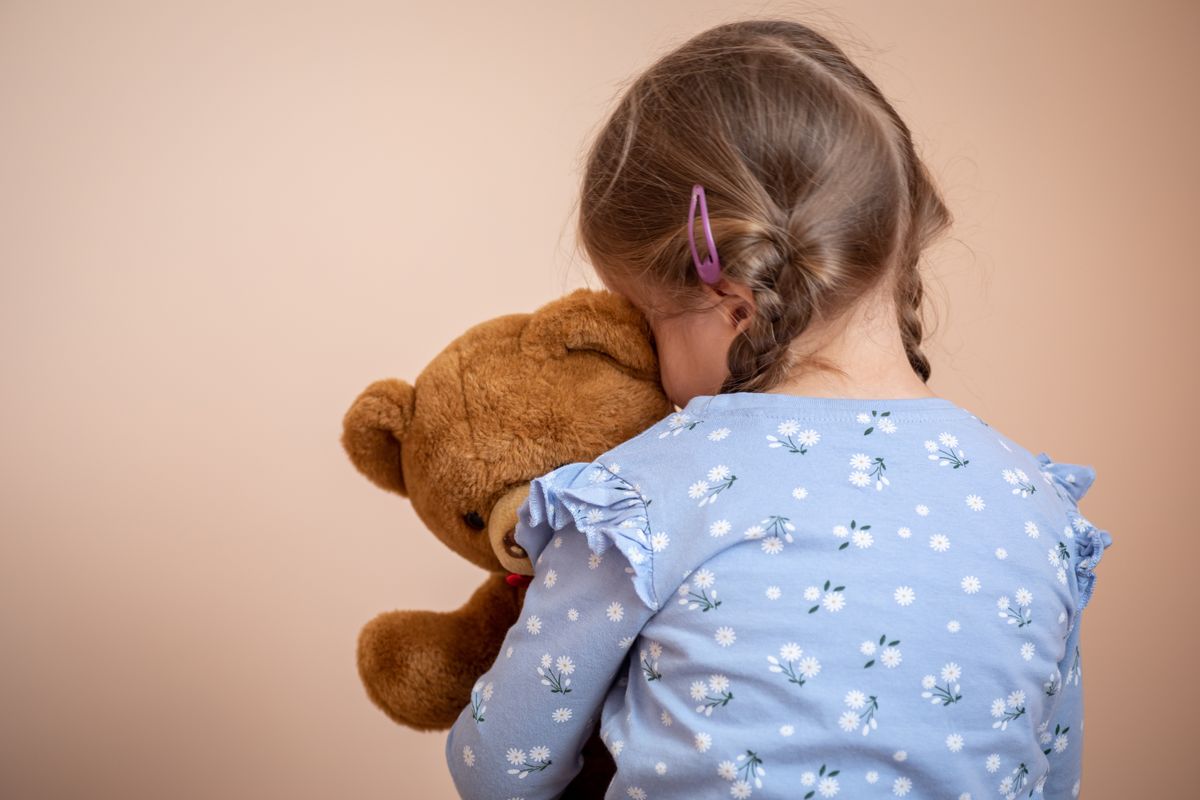 A traumakötés a érzelmi elhanyagolás gyerekkorban