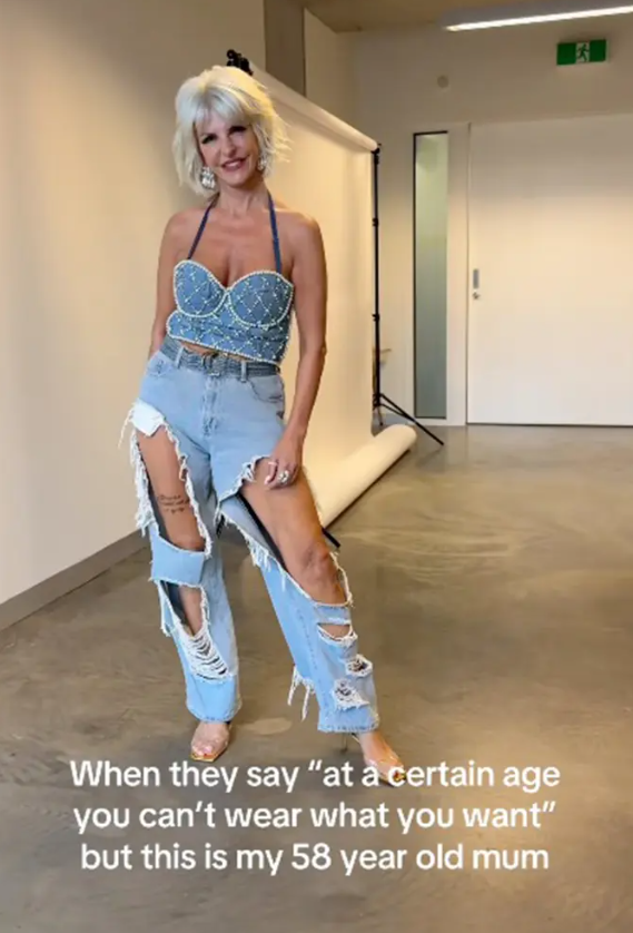 Trish Roda, az 58 éves tiktoker kihívó ruhában. 