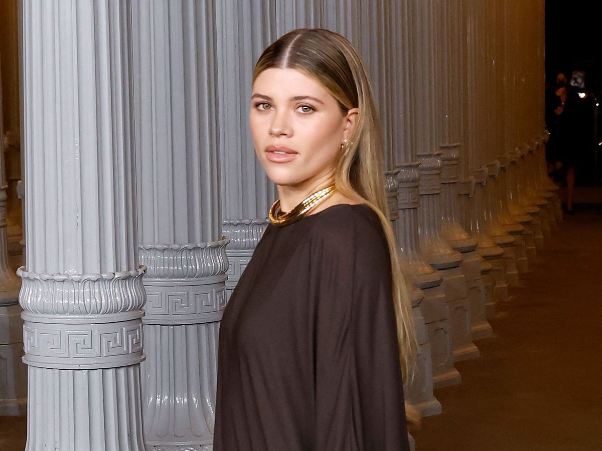 Ismét divat a sötét szőke hajszín. 