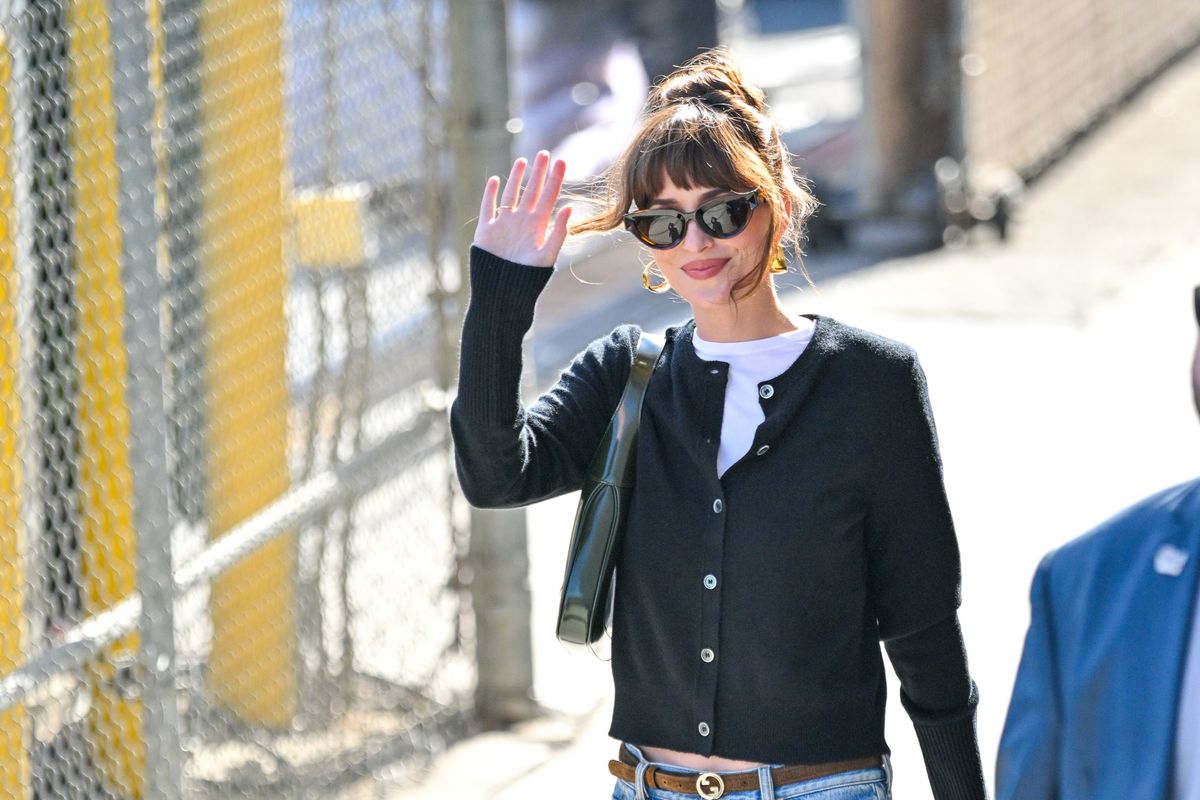 Személyiségteszt: Dakota Johnson ikonikus frufruja