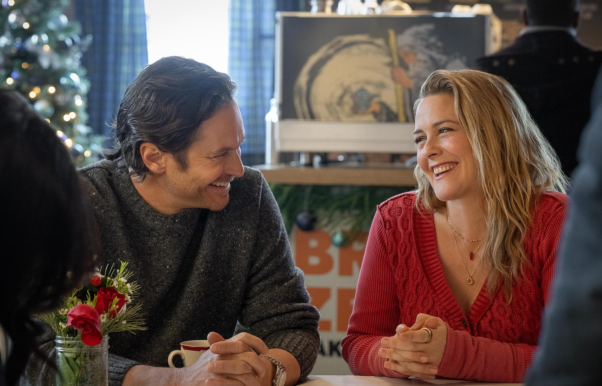 Már megérkezett a Netflixre a Karácsony az exemmel könnyed kis forrócsoki. 