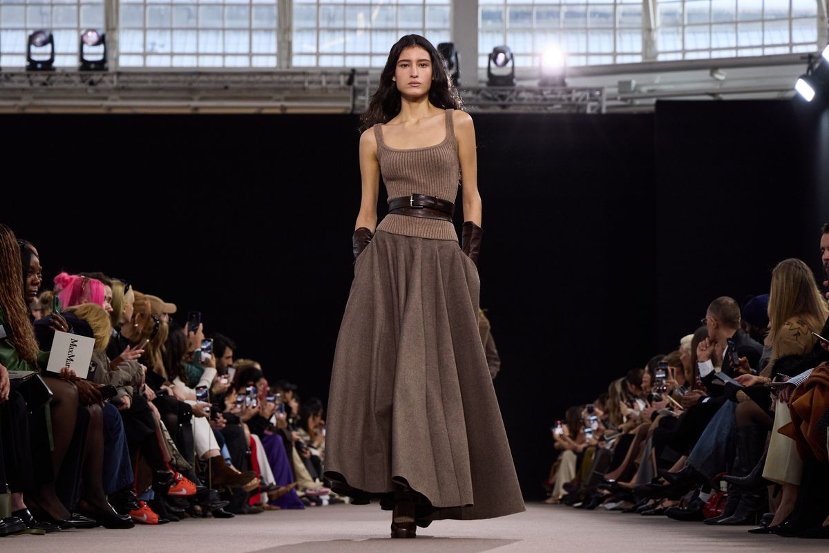 téli szoknya a kifutón