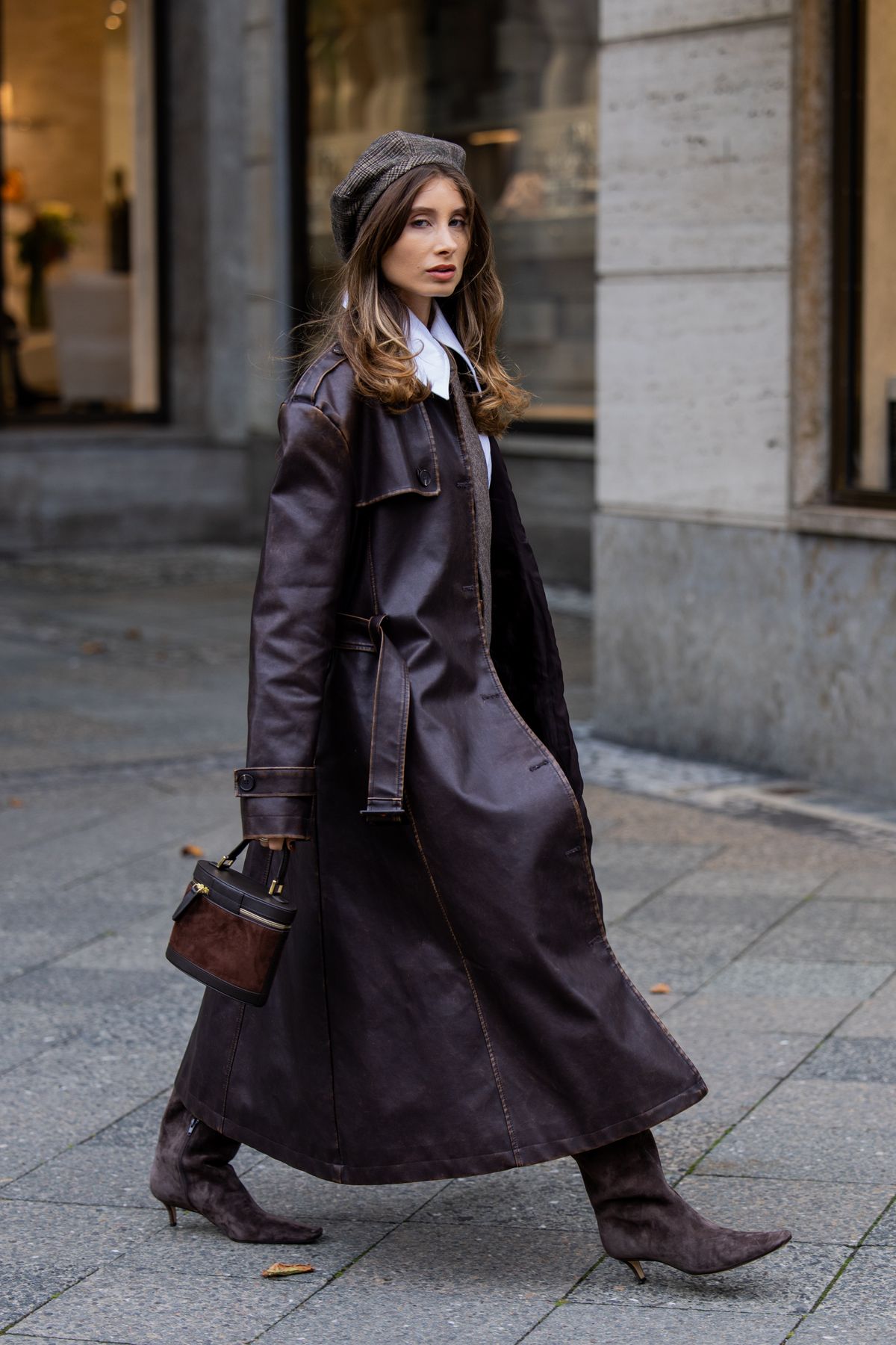 svájcisapka beállítás: a hátra húzott pozíció