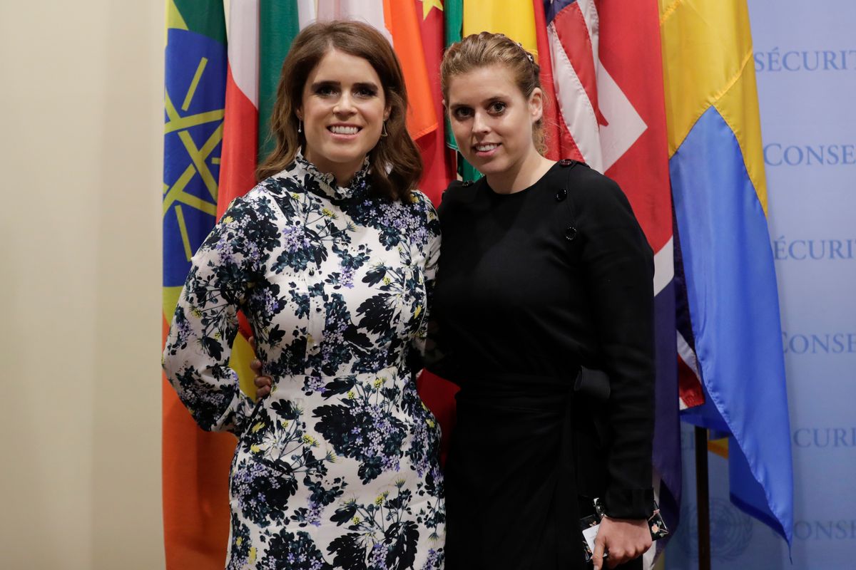 Apjuk, Andrew Mountbatten-Windsor őrizetbe vétele után Beatrix és Eugénia hercegnők királyi szerepvállalása is veszélybe kerülhet.