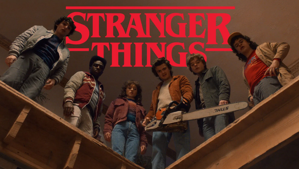 Stranger Things 5: A karakterek lefelé néznek a csapda aljára.