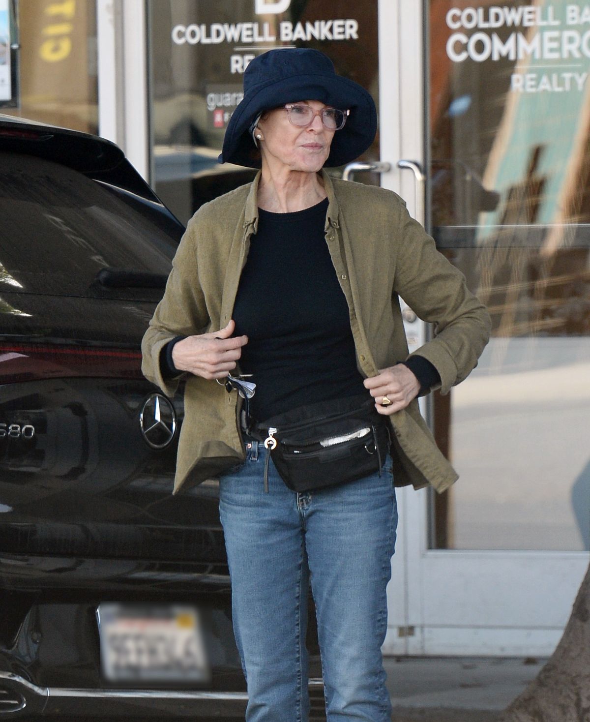 Hétköznapi szettben kapták lencsevégre Marcia Crosst