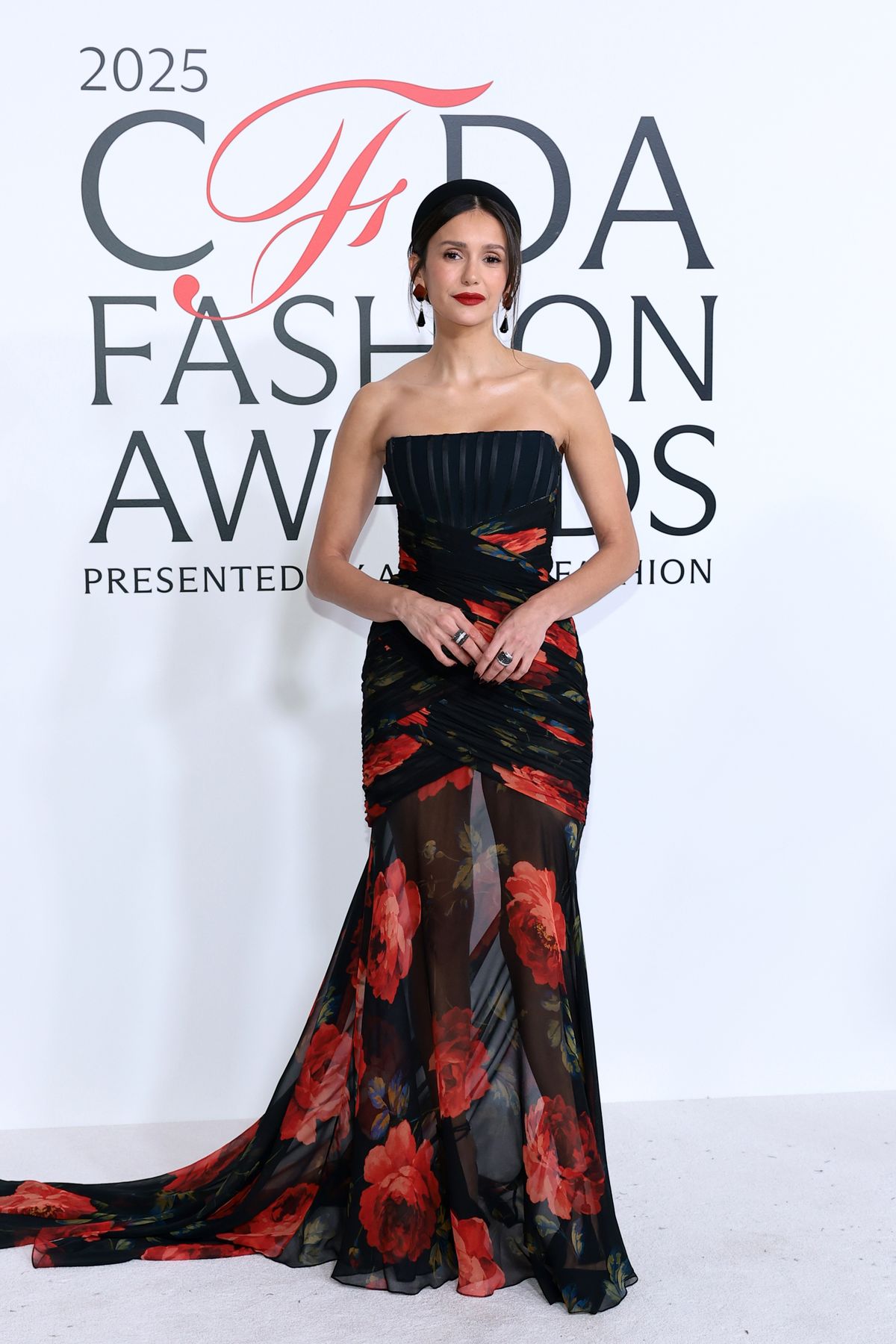 Nina Dobrev a 2025 CFDA Awards díjátadóján.