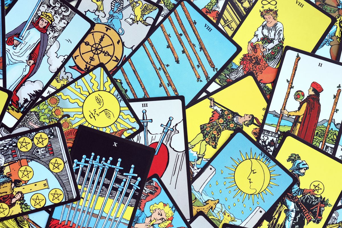 Tarot jóslás csillagjegyed alapján – ez az év mindenkinek nagyon sok jót tartogat még.