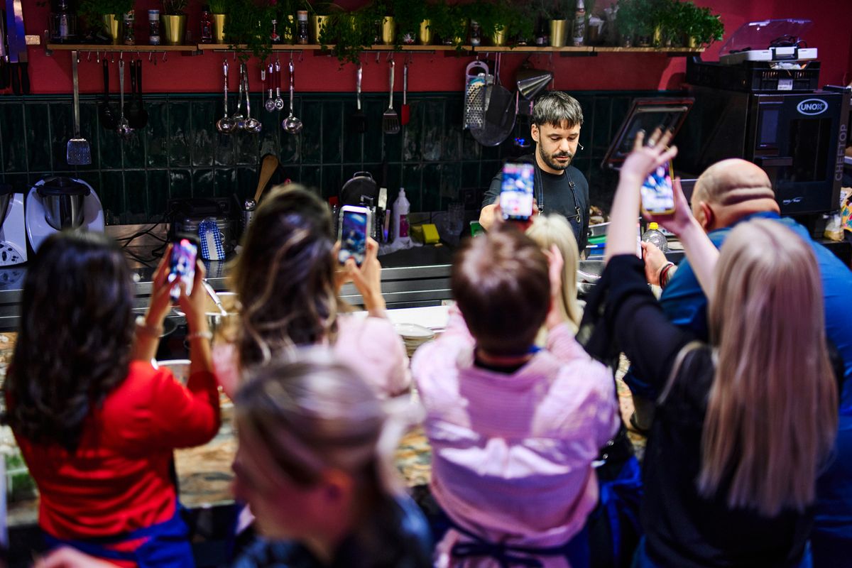 A Lidl legújabb szakácskönyve az Egy Csipet címet viseli. 